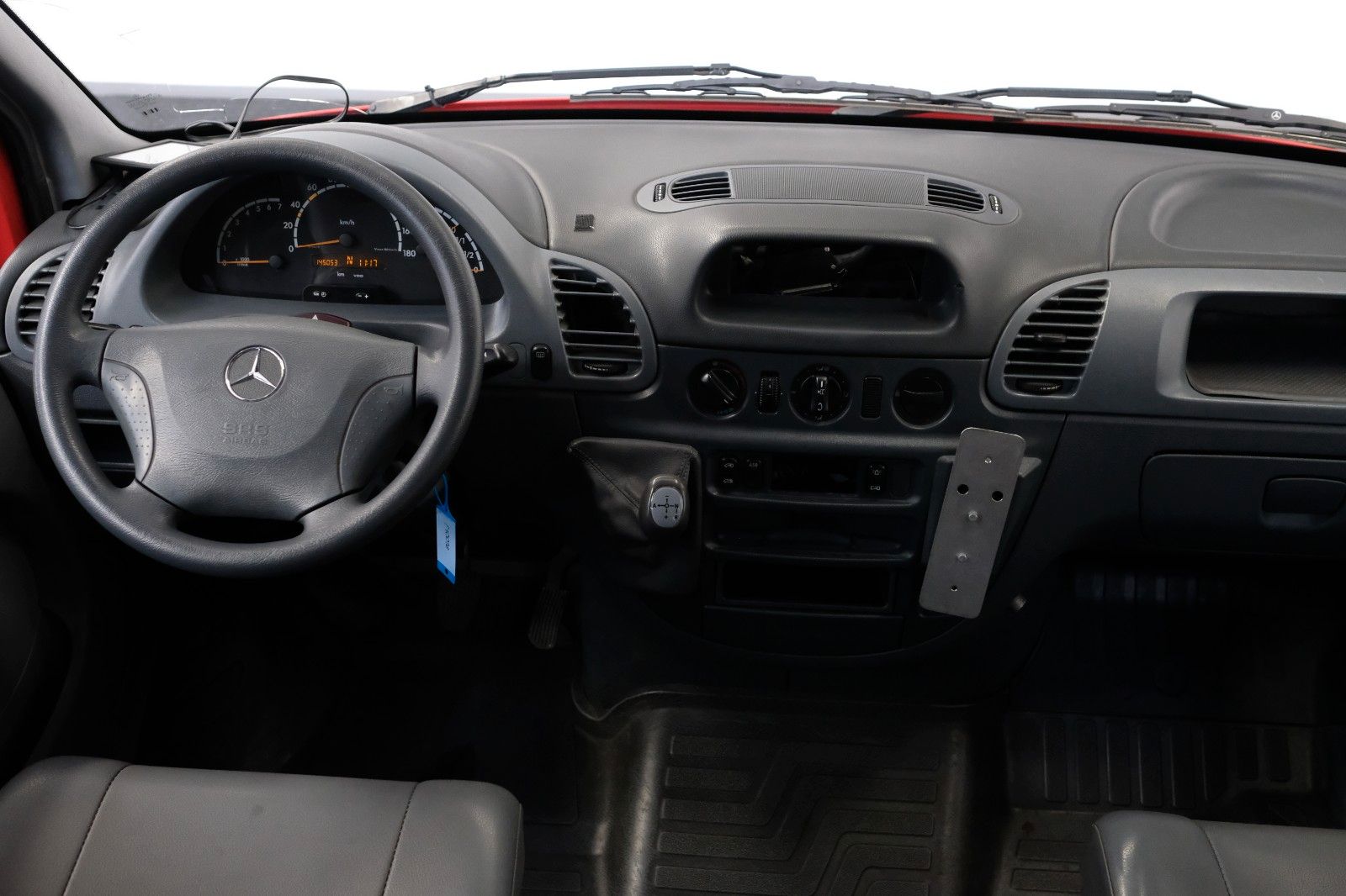 Fahrzeugabbildung Mercedes-Benz Sprinter Kombi 211 CDI 8-Sitzer EX-FEUERWEHR