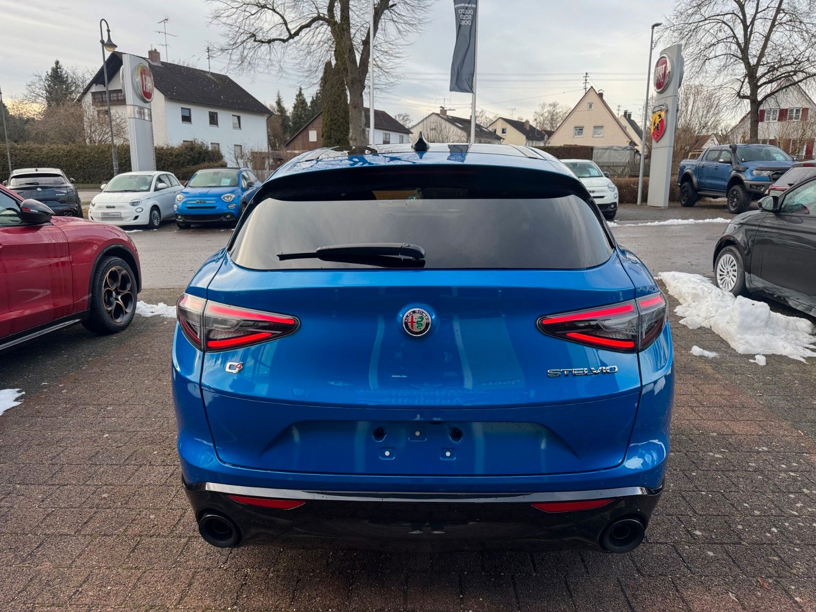 Fahrzeugabbildung Alfa Romeo VELOCE 2.0 Turbo 280PS Q4 GLASDACH NAVI KAMERA