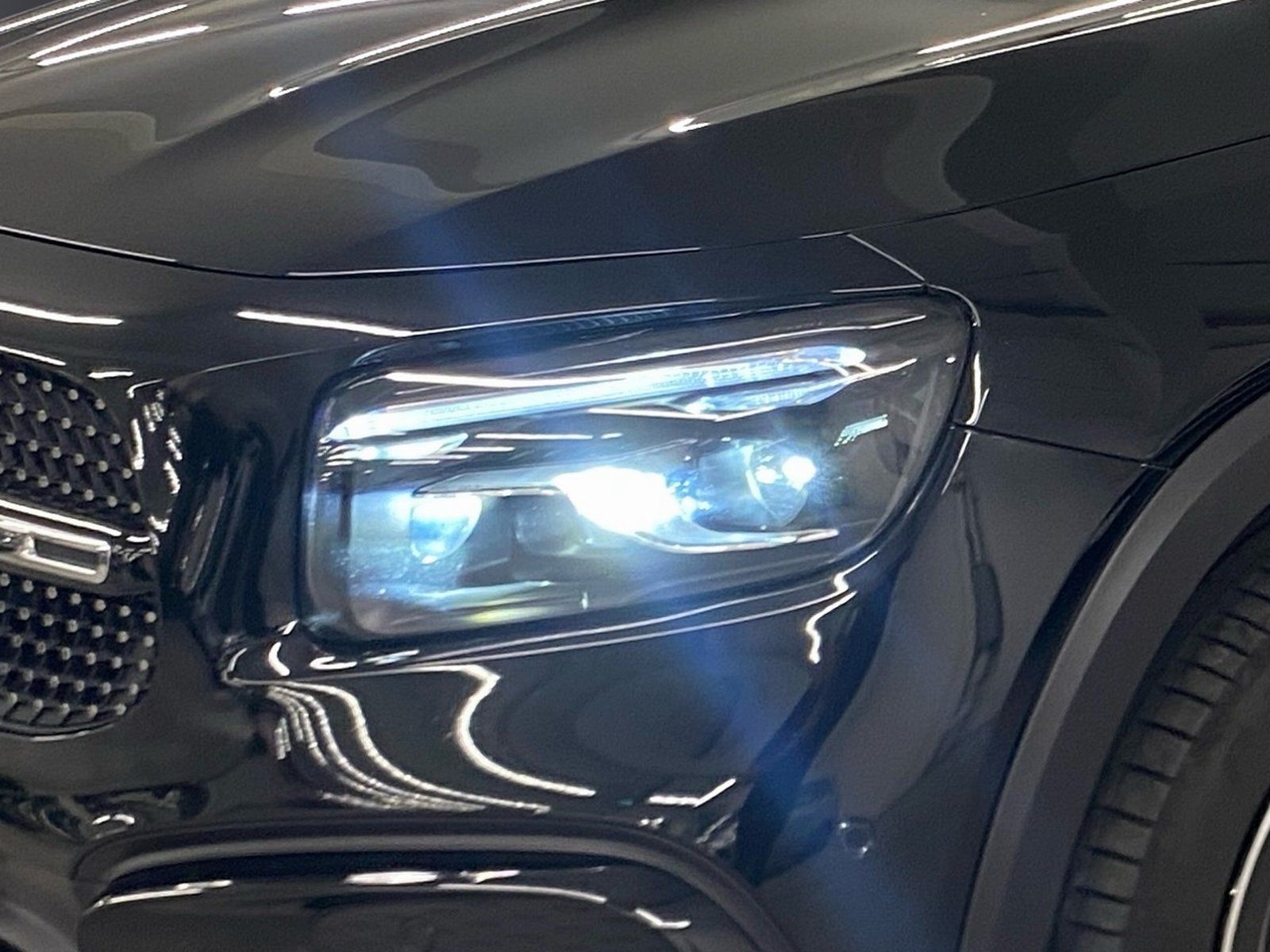Fahrzeugabbildung Mercedes-Benz GLB 220 d 4M AMG*AHK*Technik*STDHZG*HUD*Dist*360