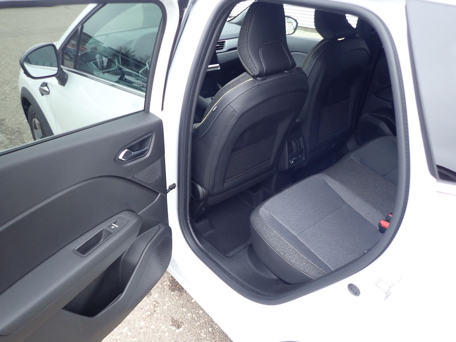 Fahrzeugabbildung Renault Symbioz KISS Full Hybrid E-Tech 160