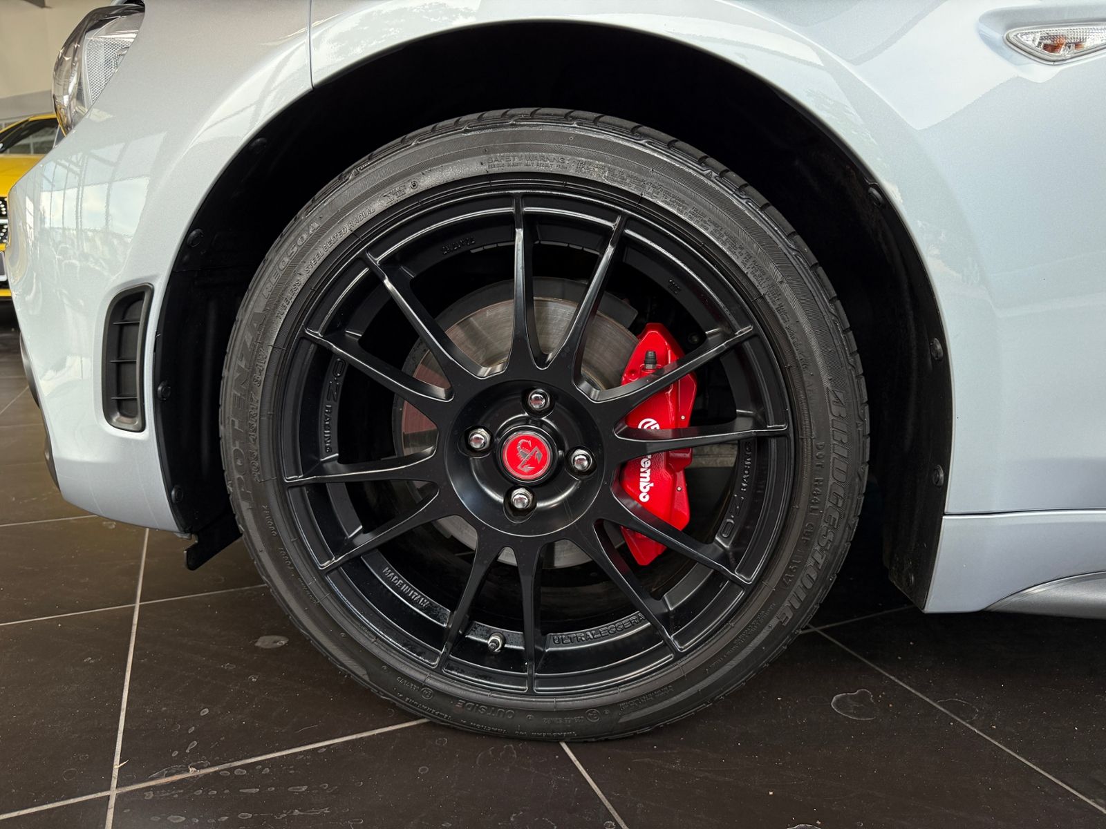 Fahrzeugabbildung Abarth 124 Spider GT HARDTOP LED LEDER