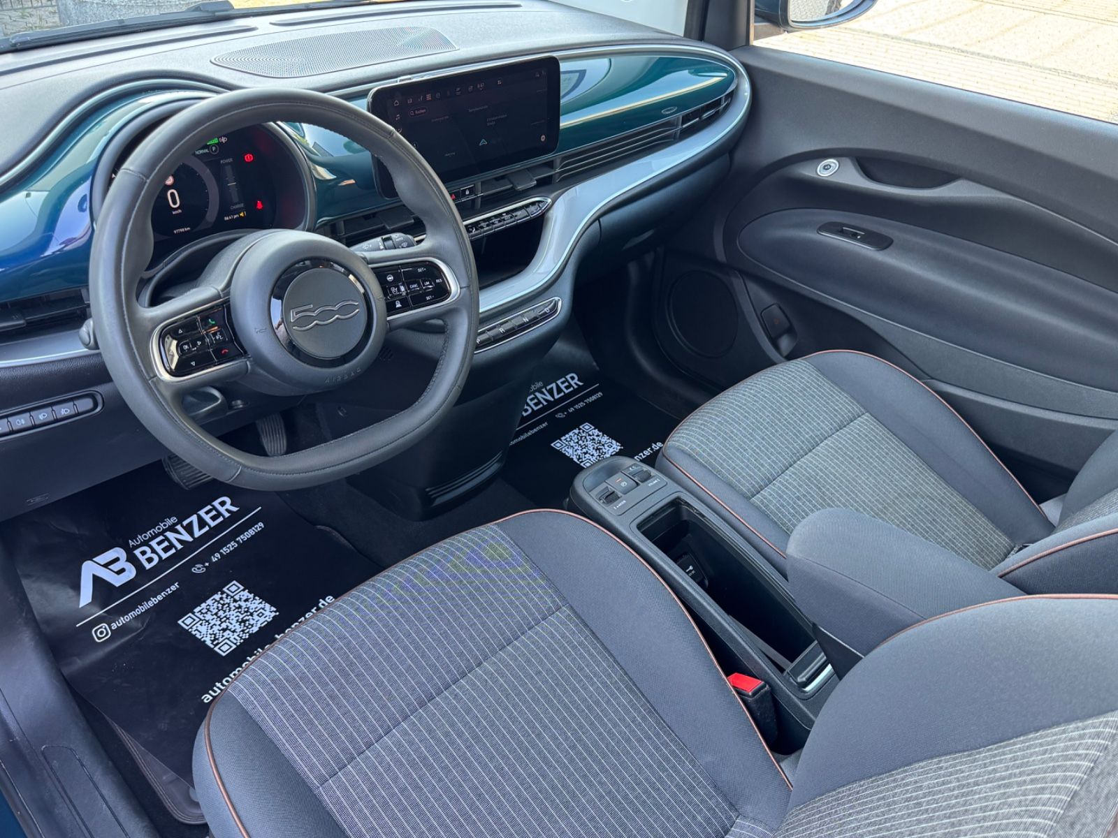 Fahrzeugabbildung Fiat 500 e Icon/Cabrio/ACC/LED/Navigation/R-Cam/42kWh