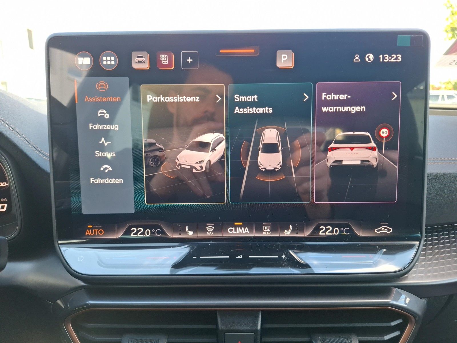 Fahrzeugabbildung CUPRA Leon ST eTSI DSG LED CarPlay ACC RFK SH  18"