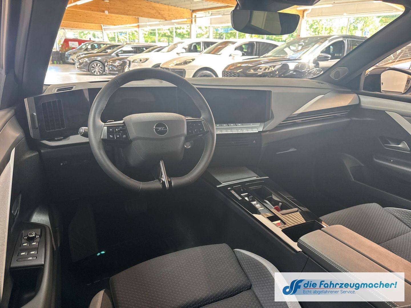 Fahrzeugabbildung Opel Astra L Sports Tourer Edition Navi Digitales Coc