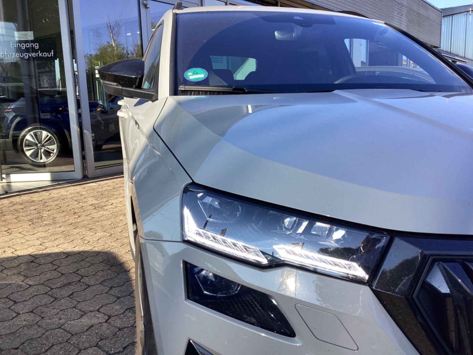 Fahrzeugabbildung SKODA Karoq Sportline 1.5 TSI DSG Navi Tempomat AHK