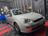 Ford Focus Automatik 1.6 - Ford Focus aus 2000: 1.6