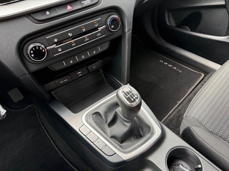 Fahrzeugabbildung Kia XCEED 1.0T EDITION 7 1HD EMOTI-P KAM+CARPLAY+LED