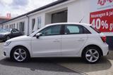 Audi A1 1.0 TFSI Sportback Bi-Xenon Bluetooth PDC USB - aus 2015 mit Benzin-Antrieb: Kleinwagen