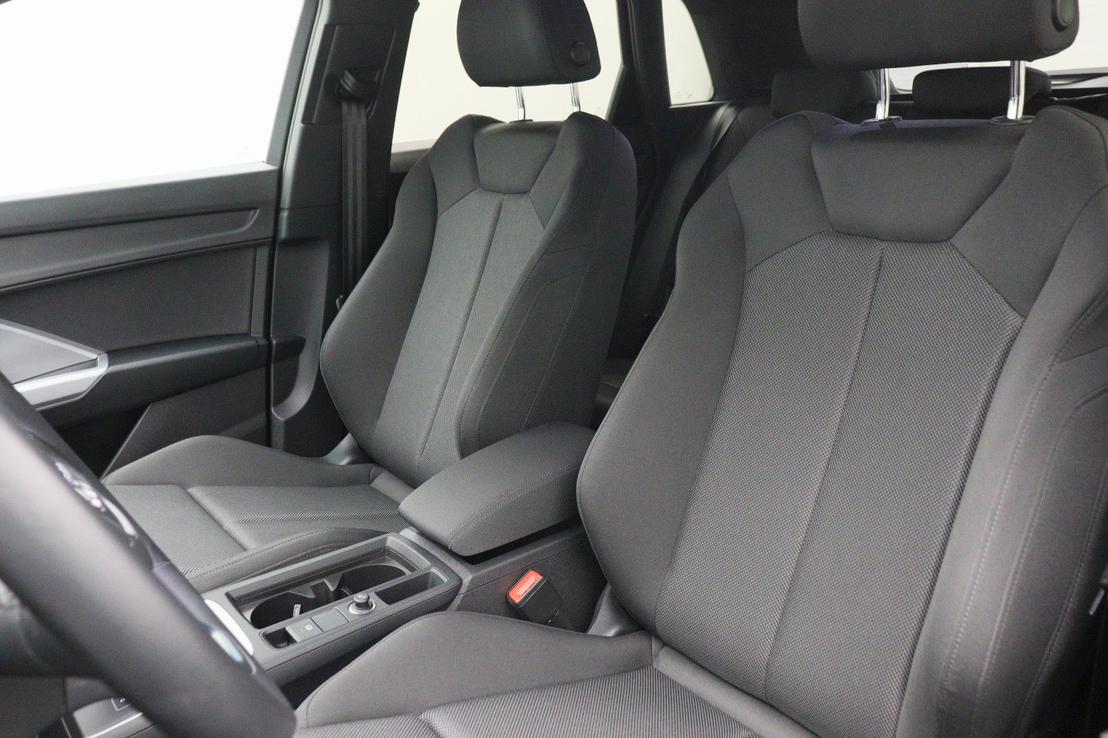 Fahrzeugabbildung Audi Q3 1.5 TFSI 35 S-Line AHK NAVI VIRTUAL
