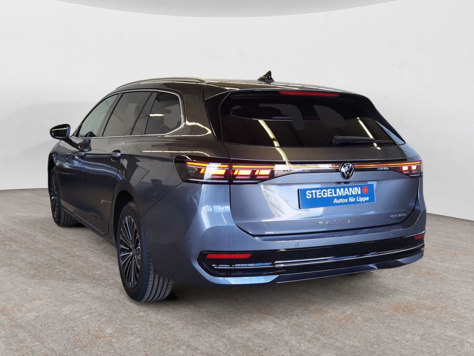Volkswagen Passat Variant 1.5 TSI Hybrid Elegance Matrix AC foto 4