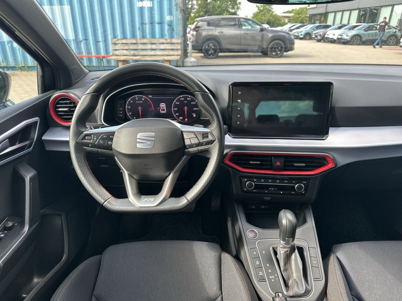 Fahrzeugabbildung SEAT Ibiza FR 1.0 TSI 81 kW (110 PS) 7-Gang-D - mit KI generiert/bearbeitet