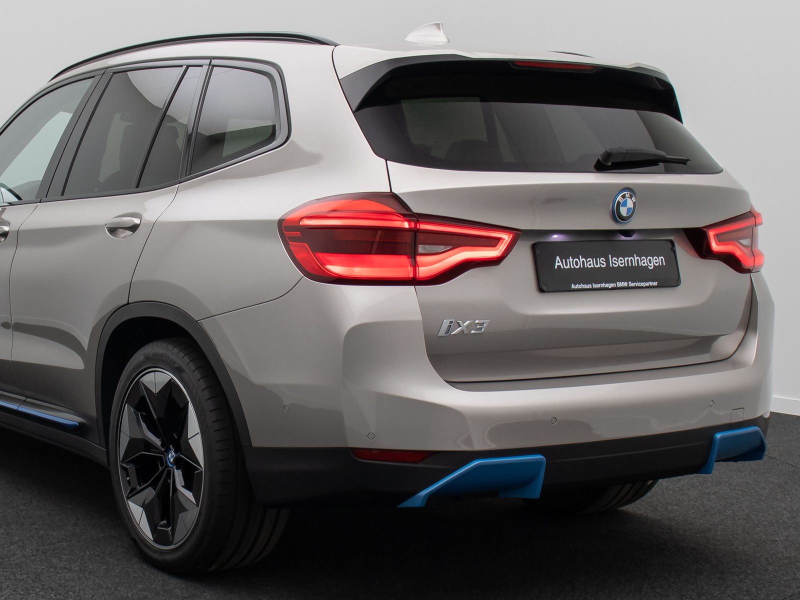 Fahrzeugabbildung BMW iX3 IMPRESSIVE DAB 360&deg;HUD ACC Memory H/K 20Zoll
