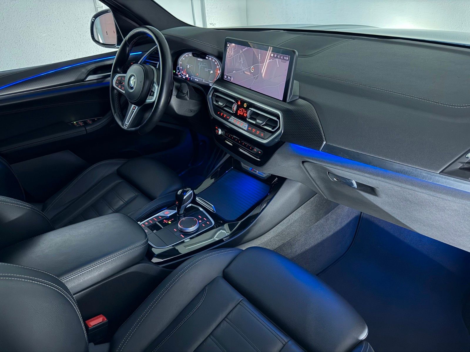 Fahrzeugabbildung BMW X3 M40i/FACELIFT/LASER/PANO/360*/ACC/HuD/STHZ