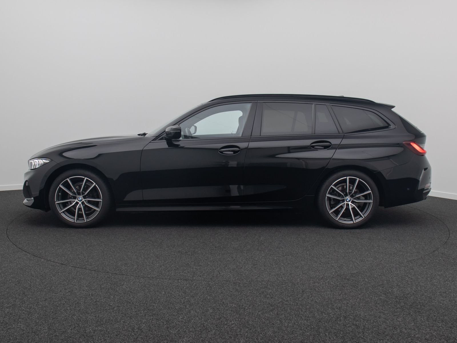 Fahrzeugabbildung BMW 318d Kamera DAB HiFi Leder Sport LED 18Zoll