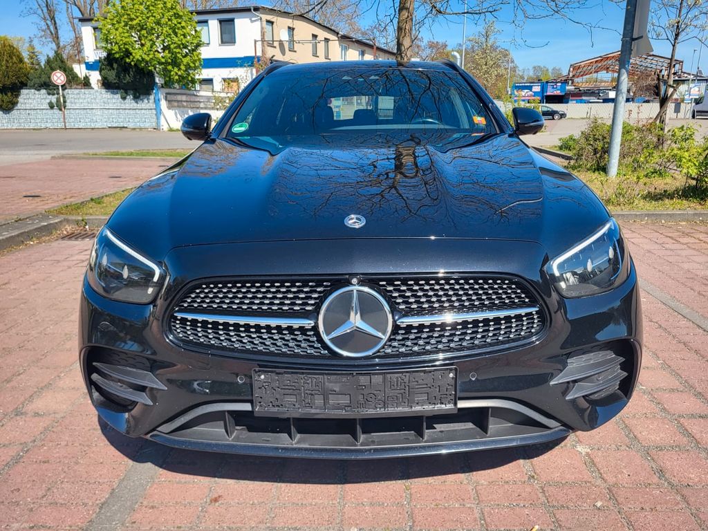 Image of Mercedes-Benz E 300