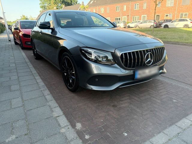 MERCEDES-BENZ Mercedes  Benz E220d .  . 9G - TRONIC