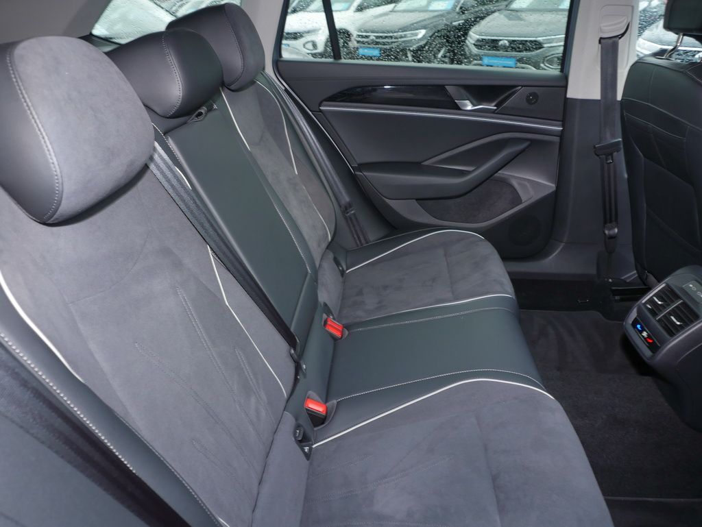 Volkswagen Passat - Bild 12