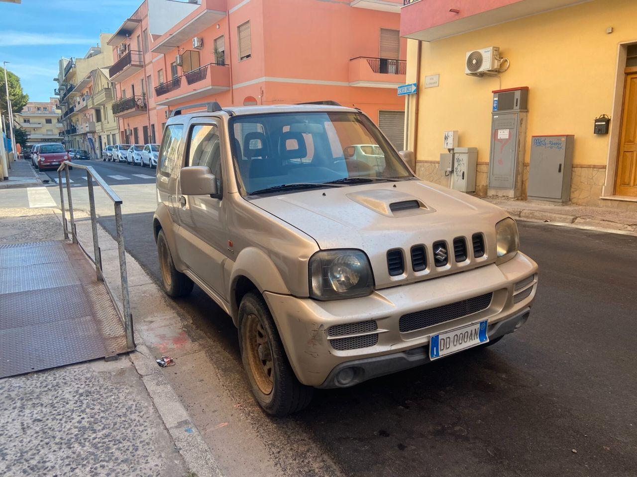 Suzuki Jimny 2007 — rear view