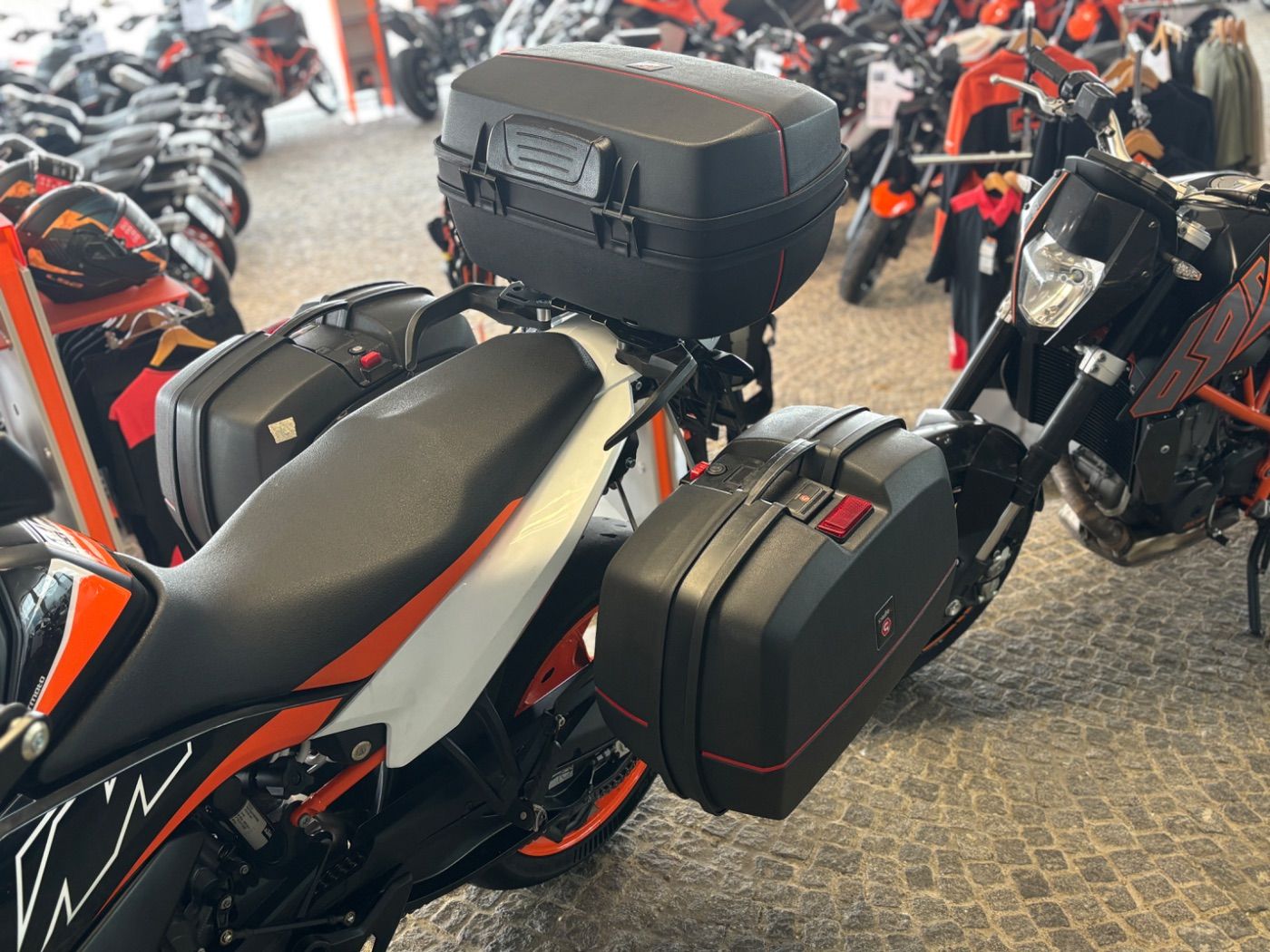 Fahrzeugabbildung KTM 890 SMT Modell 2023 Techpack, 3x Koffer
