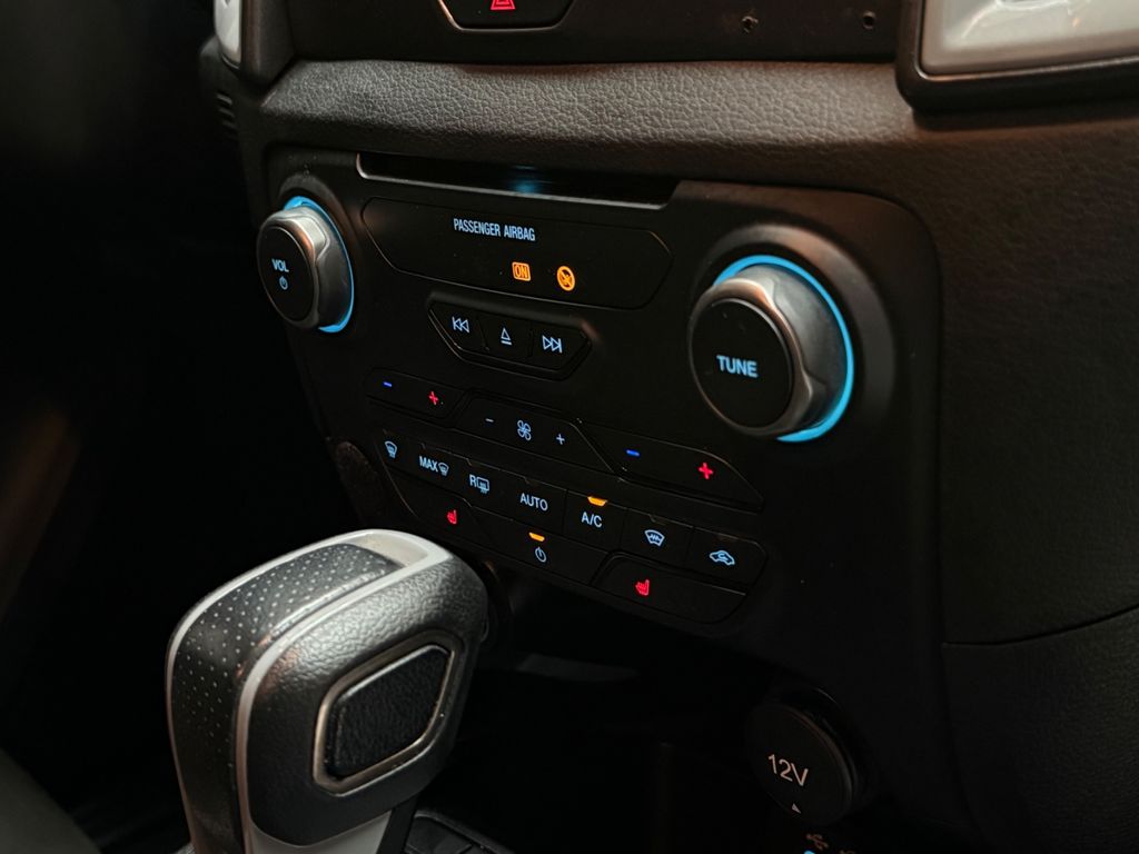 FORD Raptor Doppelkabine 4x4|Xenon|CarPlay|AHK FORD Raptor Doppelkabine 4x4|Xenon|CarPlay|AHK