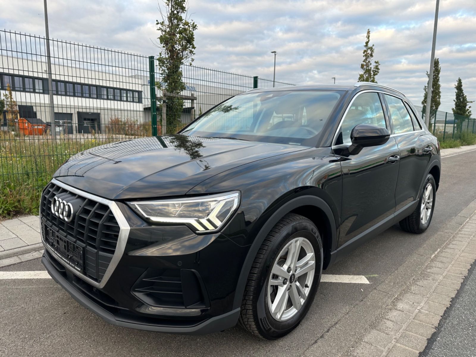 AUDI Q3 35 TDI S tronic  *LED*KAMERA*
