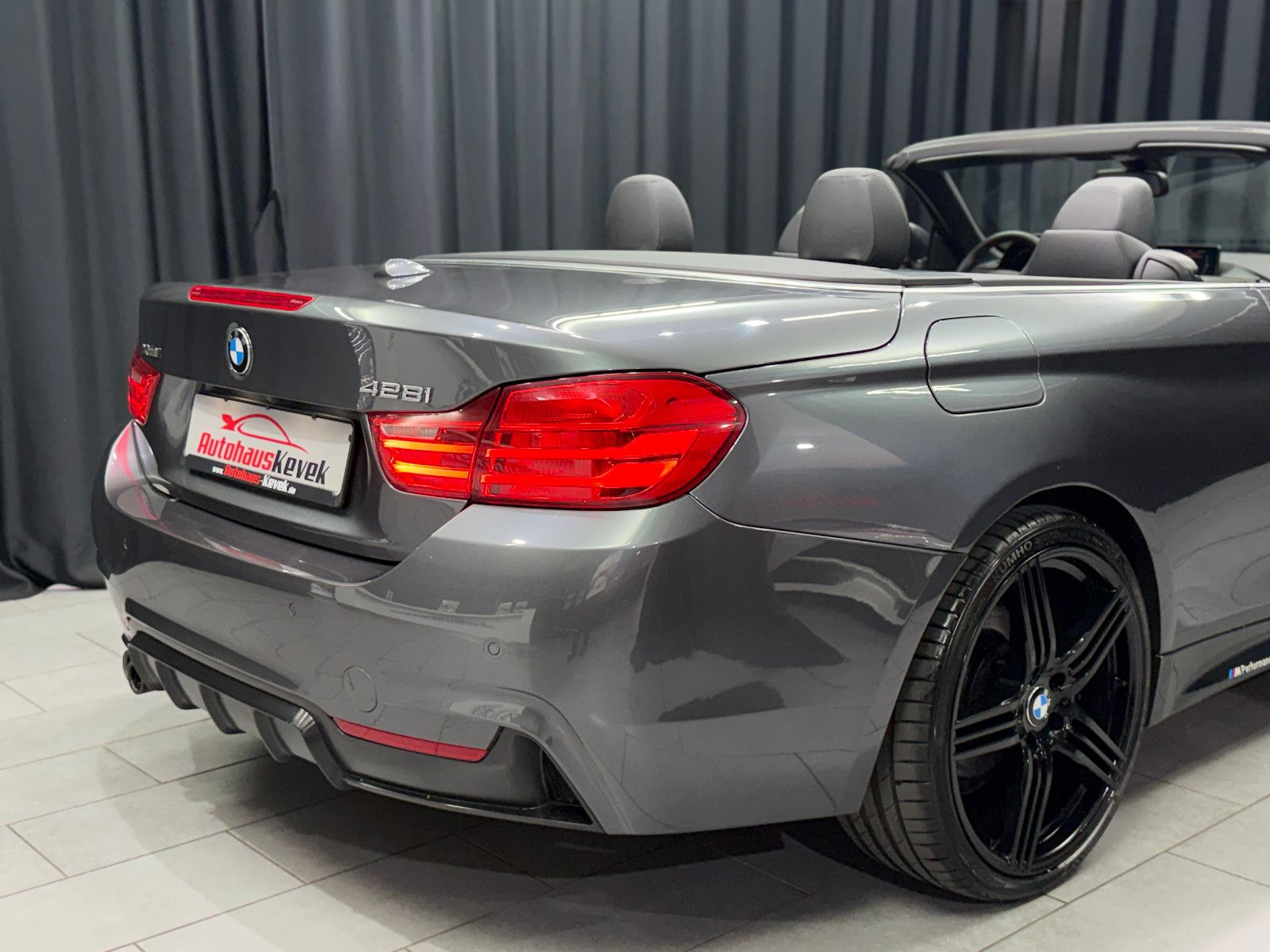 Fahrzeugabbildung BMW 428I Cabrio xDrive|M-Paket|LEDER|HIFI|KAMERA