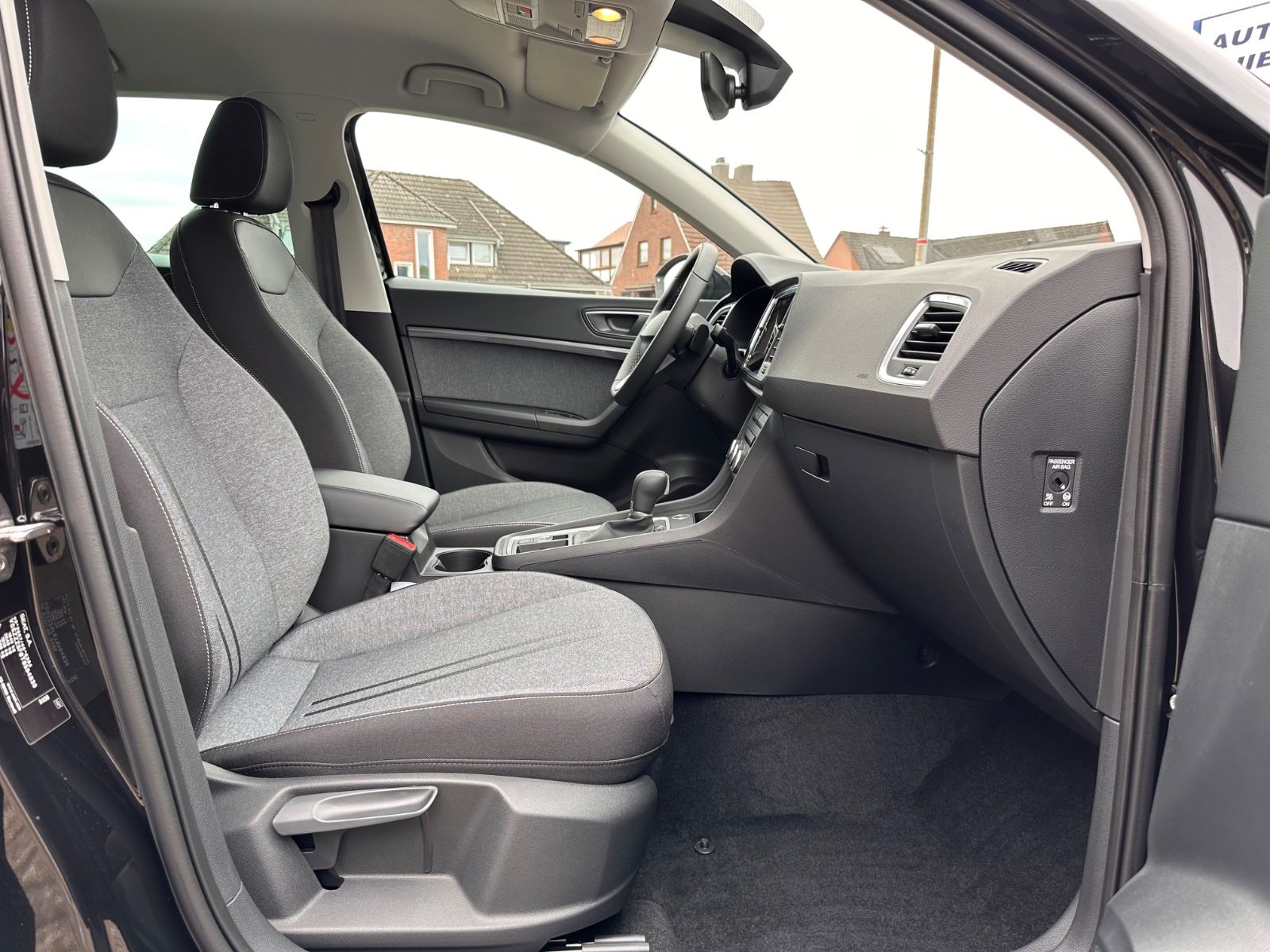Fahrzeugabbildung SEAT Ateca 1.5 TSI Style DSG AHK/Navi/ACC/LED/SHZ/APP
