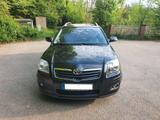 Toyota Avensis Combi 1,8-l-VVT-i Team Team - Toyota Avensis: Team