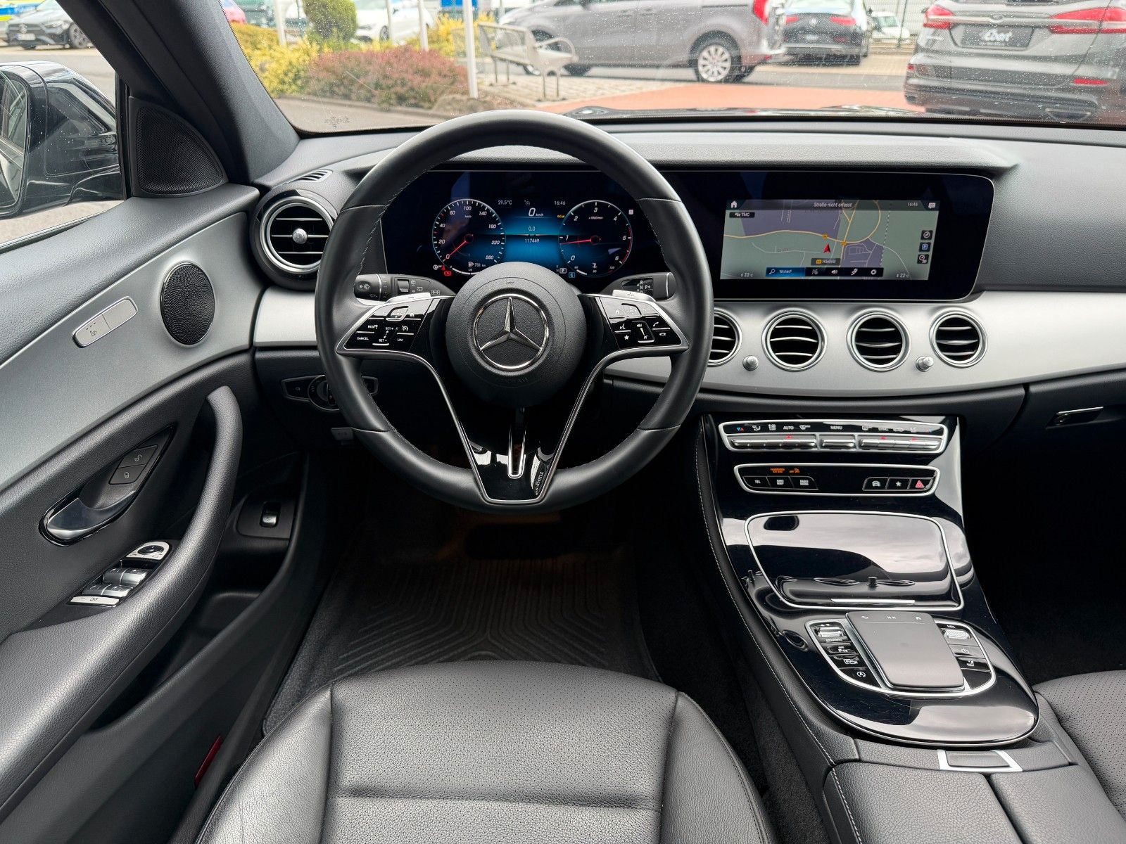 Fahrzeugabbildung Mercedes-Benz E 200 d T TAXI AVANTGARDE R-Kamera+Kindersitz