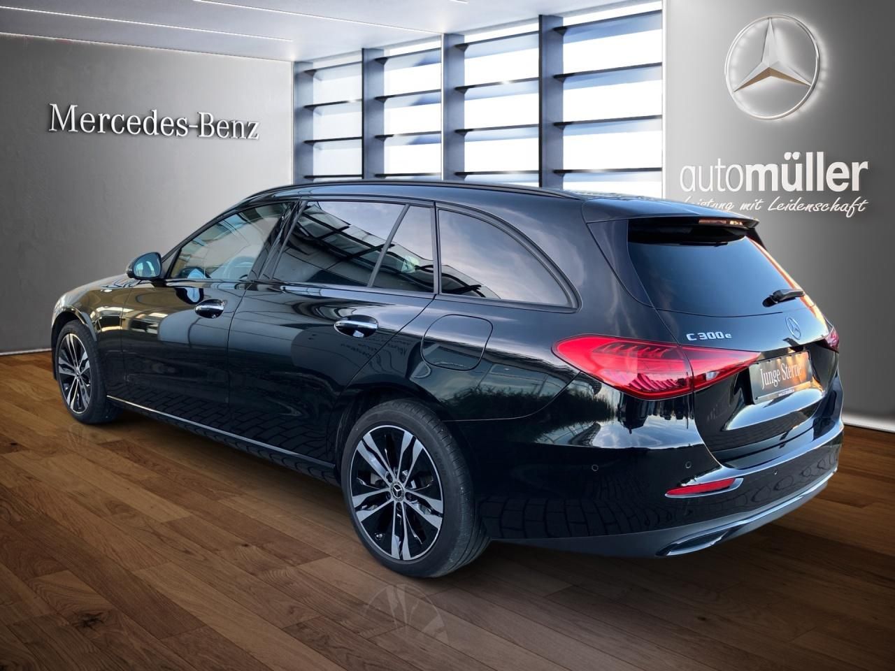 Fahrzeugabbildung Mercedes-Benz C 300 e T AHK Pano Night Distronic 360° L-Heizun