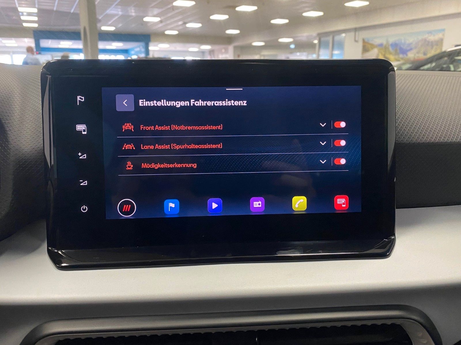 Fahrzeugabbildung SEAT Arona 1.0 TSI STYLE DSG+NAVI+LED+APP+TEMPOMAT+++