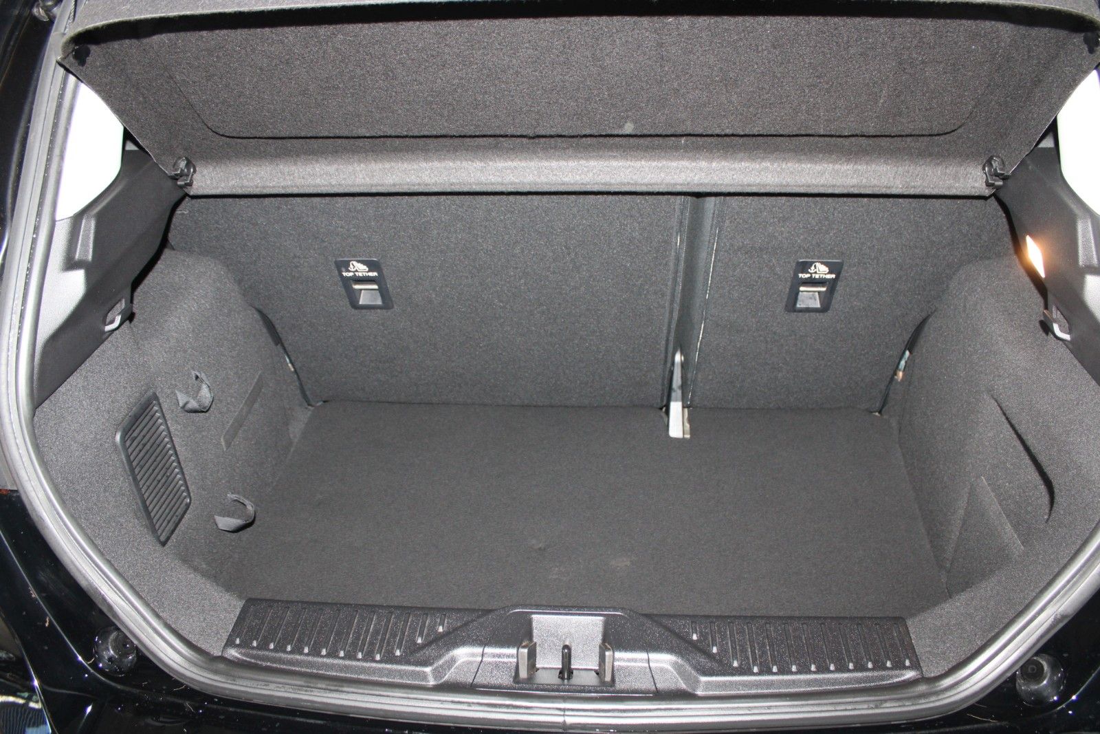Fahrzeugabbildung Ford Fiesta Titanium 5-T KLIMA Allwetter PDC WinterP.