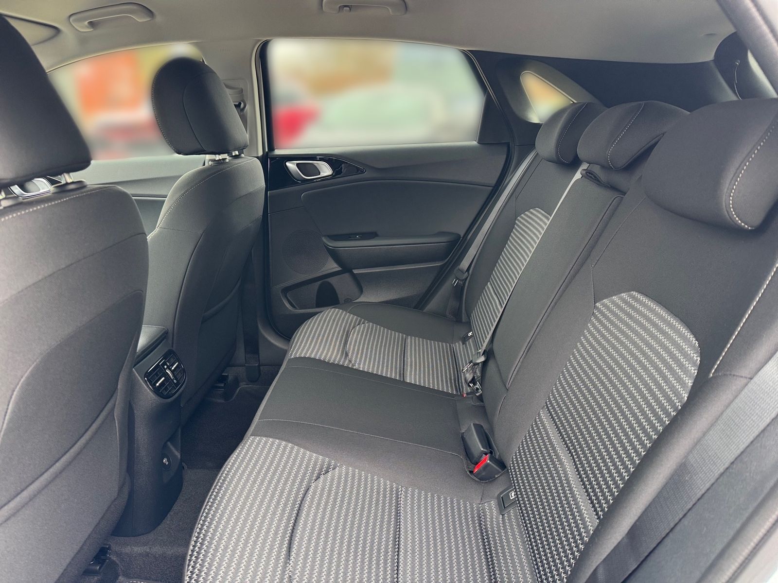 Fahrzeugabbildung Kia Ceed 1.0 T-GDI 48V 100  DCT Ultimate