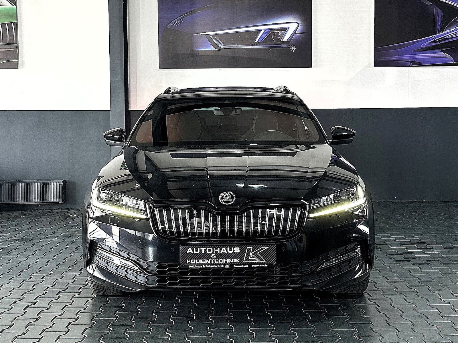 Skoda Superb SPORTLINE IV*BLACK*PANO*ST-HZG*AHK*360* imagem 3