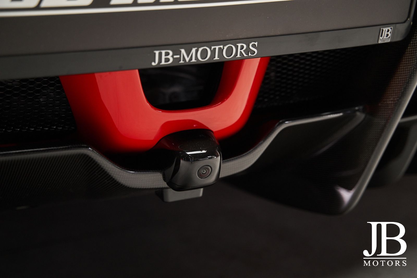 Fahrzeugabbildung Ferrari SF90 Stradale Full Carbon Lift Racing Seats JBL