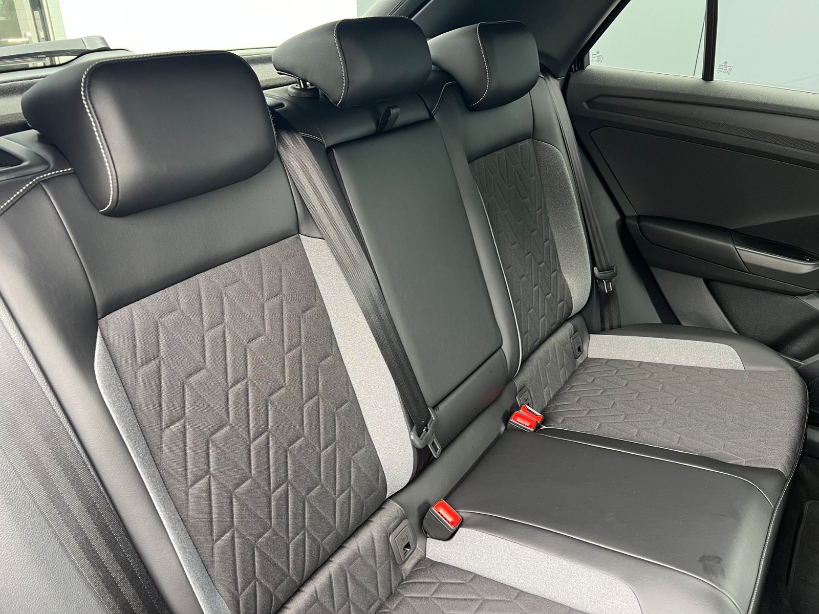 Fahrzeugabbildung Volkswagen T-Roc GOAL 1.5 TSI DSG *AHK, Navi, Plus-Paket*