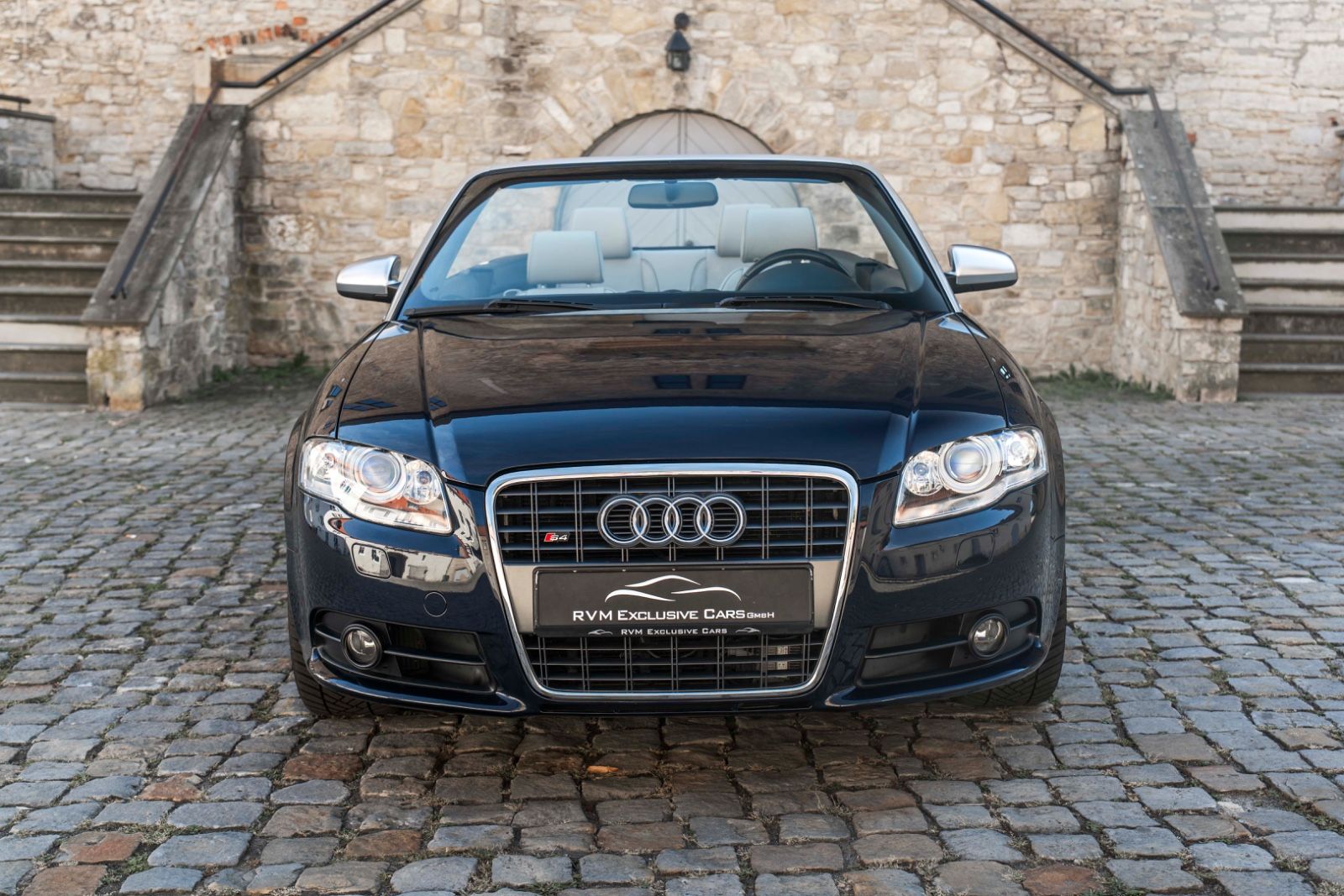 Fahrzeugabbildung Audi S4 Cabriolet 4.2 quattro TEMPOMAT M+S LEDER