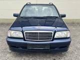 Mercedes-Benz C 180 T CLASSIC*TEMPO*KLIMA*150TKM - gebrauchte Mercedes-Benz C 180 aus dem Jahr 2000