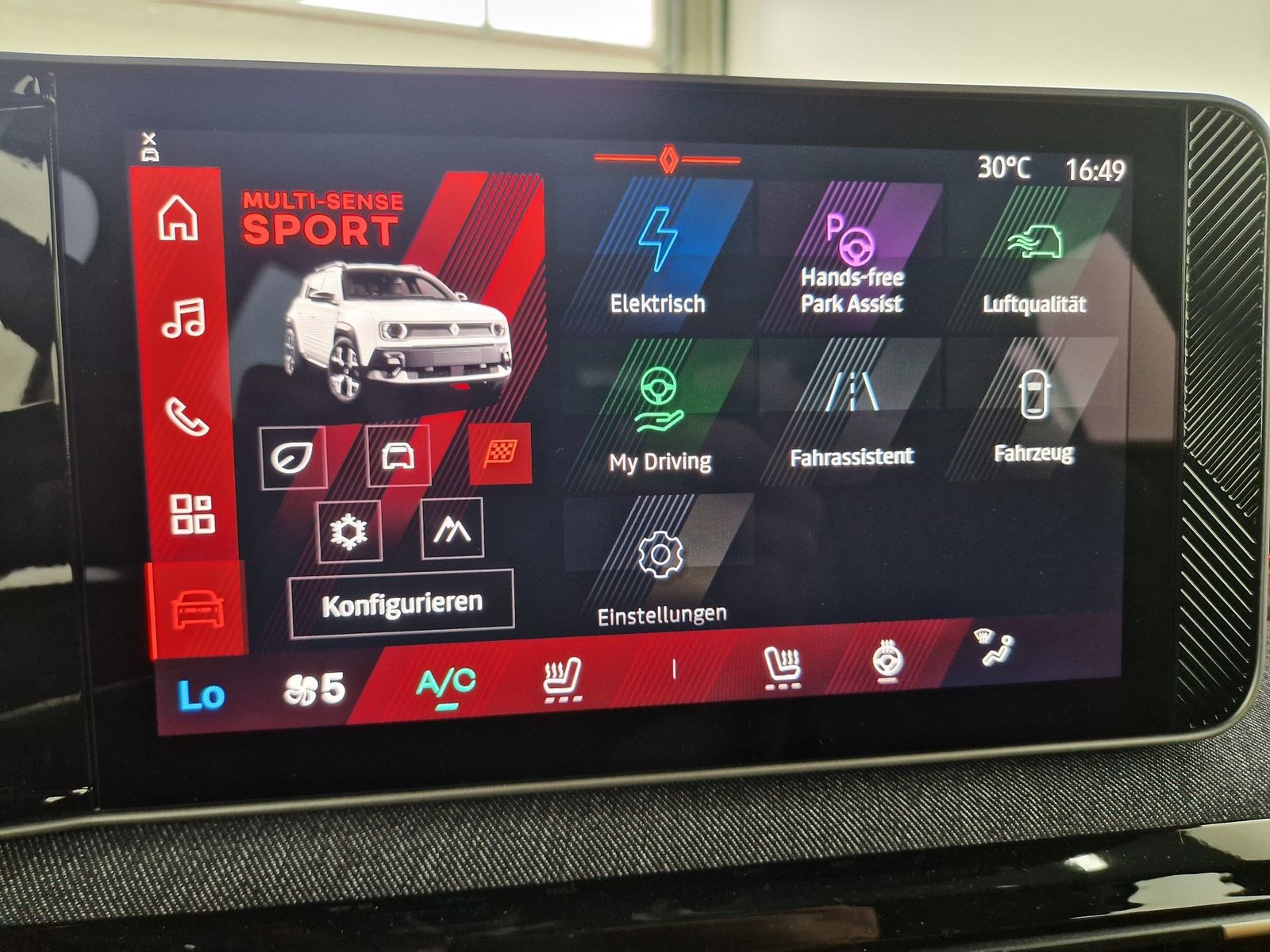 RENAULT R 4 E-Tech Techno 150 Comfort Range – Bild 22