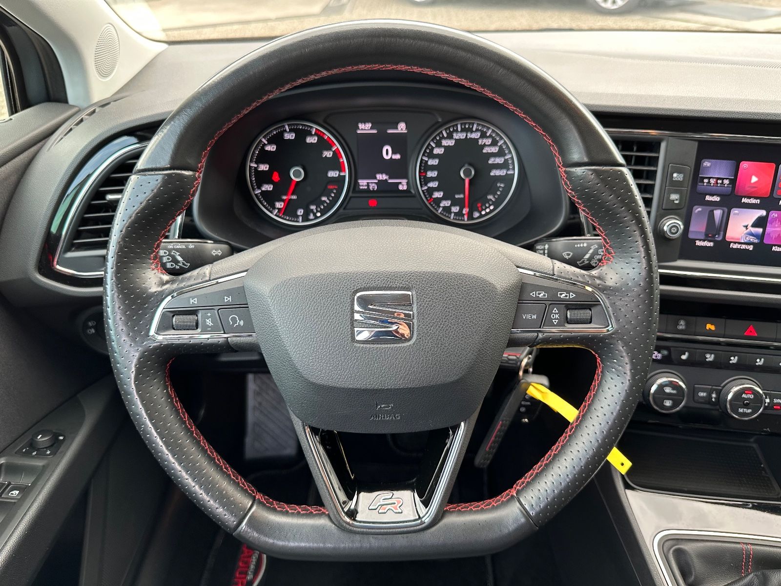 Fahrzeugabbildung SEAT Leon ST 1.4 TSI ACT FR LED/GRA/SHZG/EPH