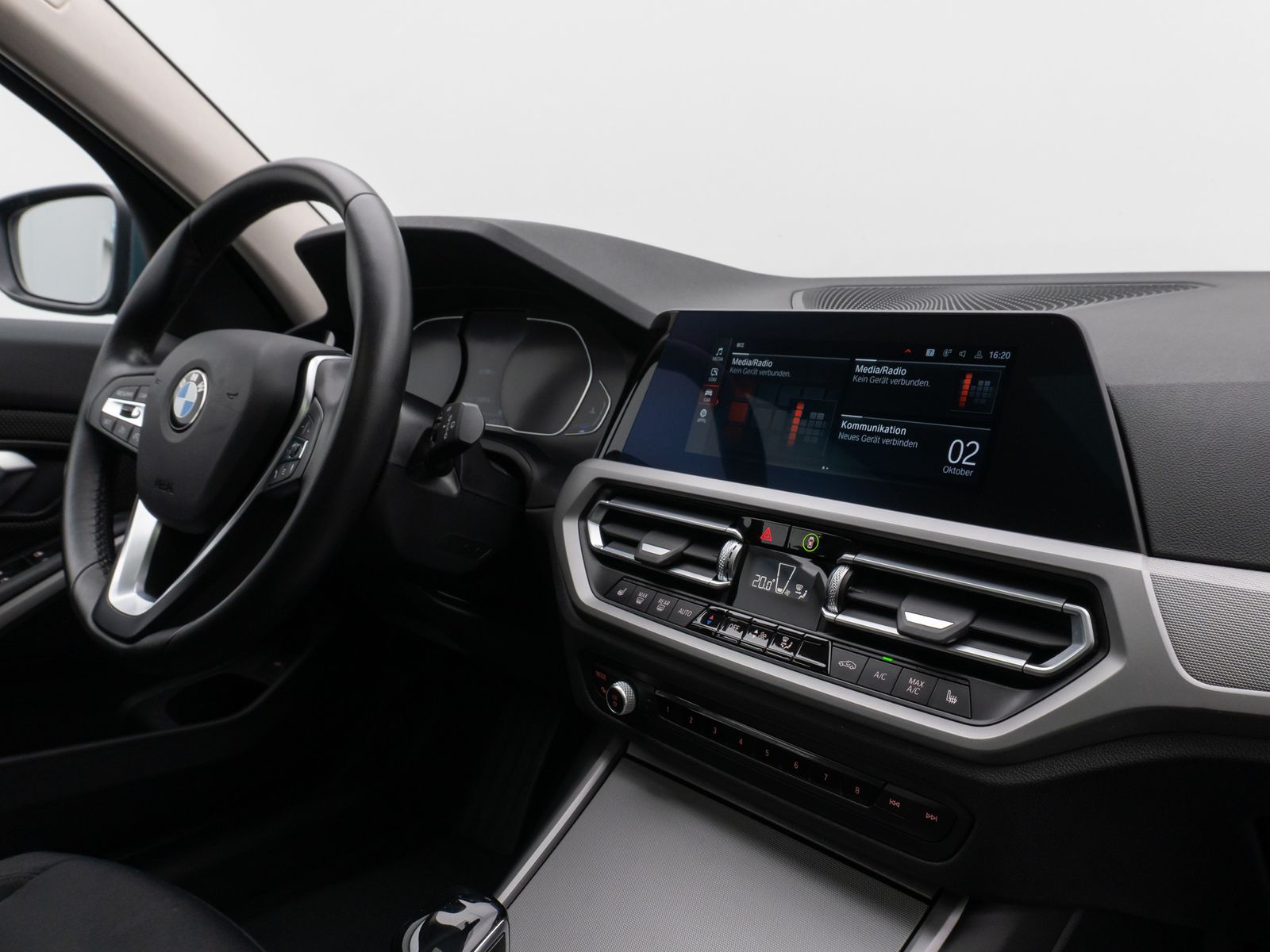 Fahrzeugabbildung BMW 320d Panorama DAB PDC Sitzhzg Geschwindigkeitsre