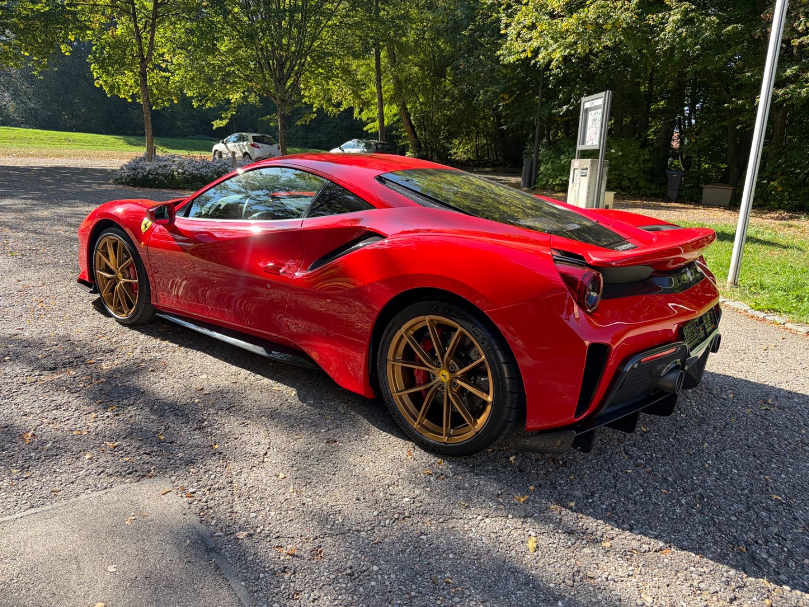 FERRARI 488 Pista 13