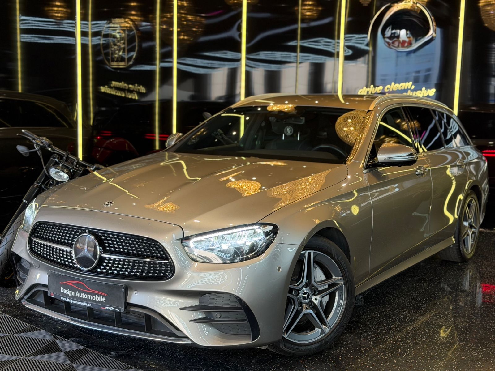 MERCEDES-BENZ E 220 d AMG T-Modell*360*Kamera/AHK/DISTR./TOTW.