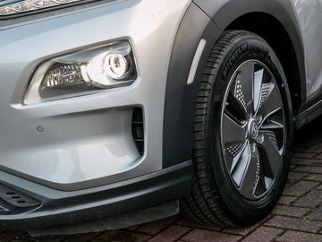 Hyundai Kona Premium Elektro 2WD Fahrassistenz-Paket
