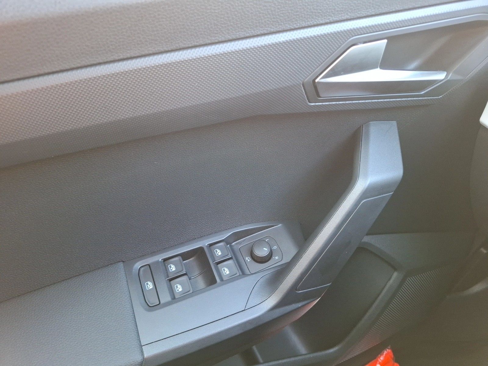 Fahrzeugabbildung SEAT Arona TSI Style DSG LED Navi ACC RFK SHZ