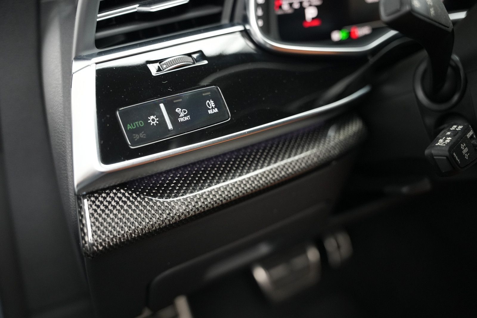 Fahrzeugabbildung Audi SQ8 4.0 TFSI quattro/EXCLUSIVE/ALCANTARA/BLACK