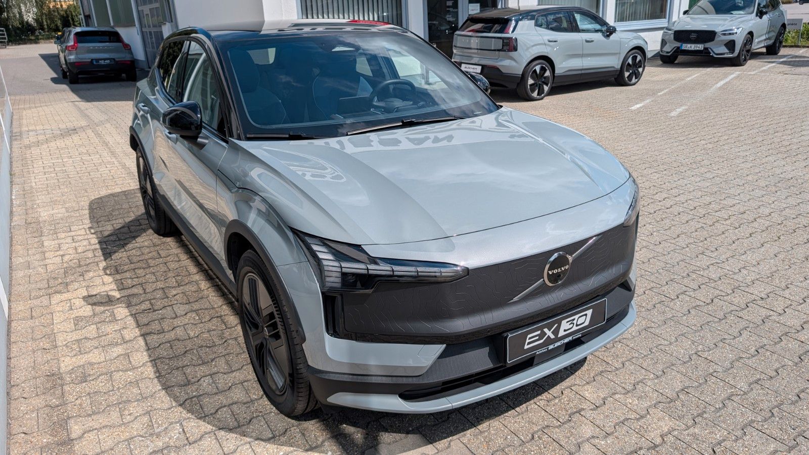 Fahrzeugabbildung Volvo EX30 CC Cross Country AWD | PANO | Performance