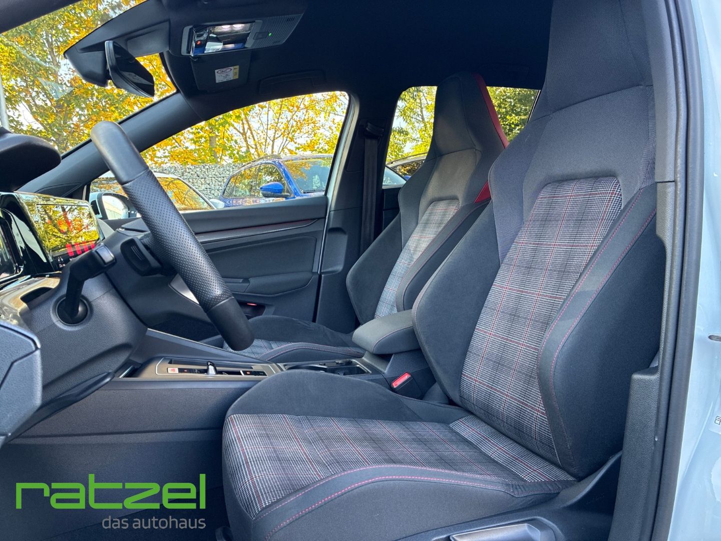 Fahrzeugabbildung Volkswagen Golf GTI 2.0 TSI DSG Navi + DigiTacho + LED + AC