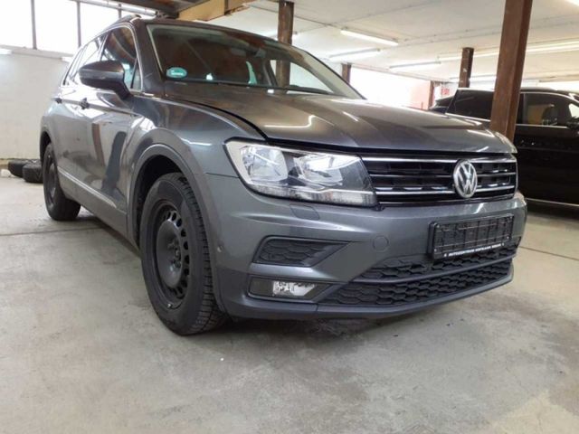 Volkswagen Tiguan Comfortline ActiveInfo Navi R.Cam PDC 