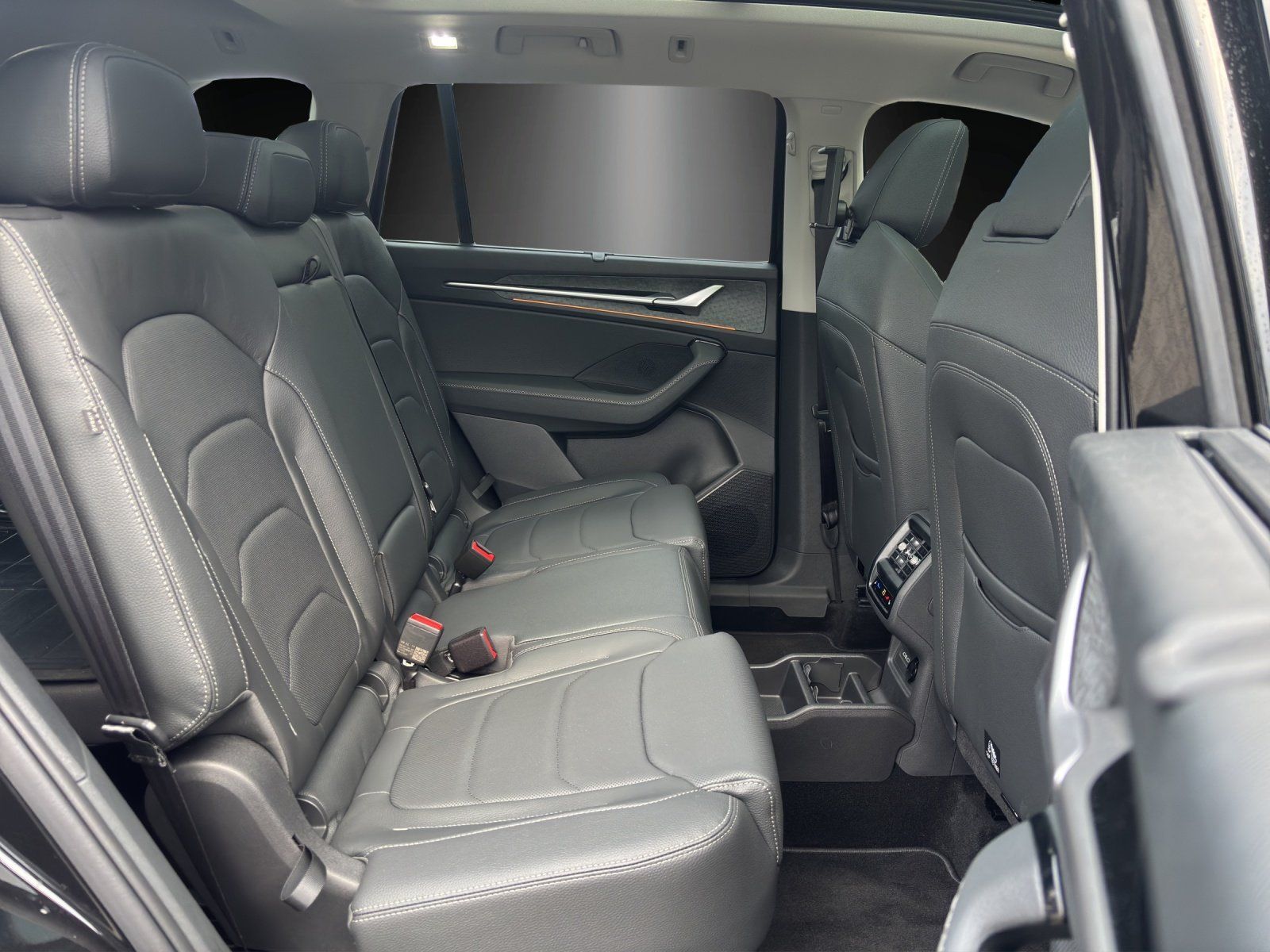 Fahrzeugabbildung SKODA Kodiaq Selection 2,0TDI 142kWDSG4x4 AHK/HUD/Pano